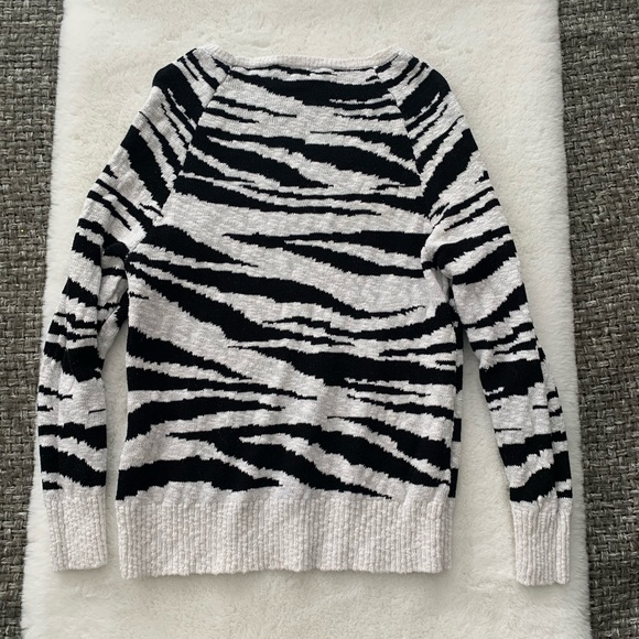 Bianca Nygård Zebra Stripe Pattern Top - Picture 2 of 3